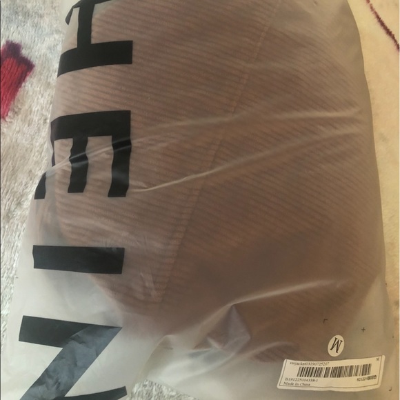 SHEIN Corduroy Metal Button Solid Crop Jacket - Picture 5 of 5